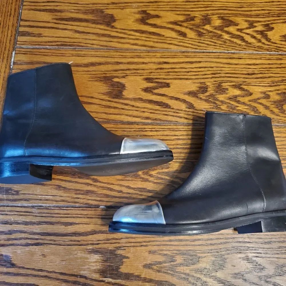 Lewit black leather ankle boots w/silver cap toes